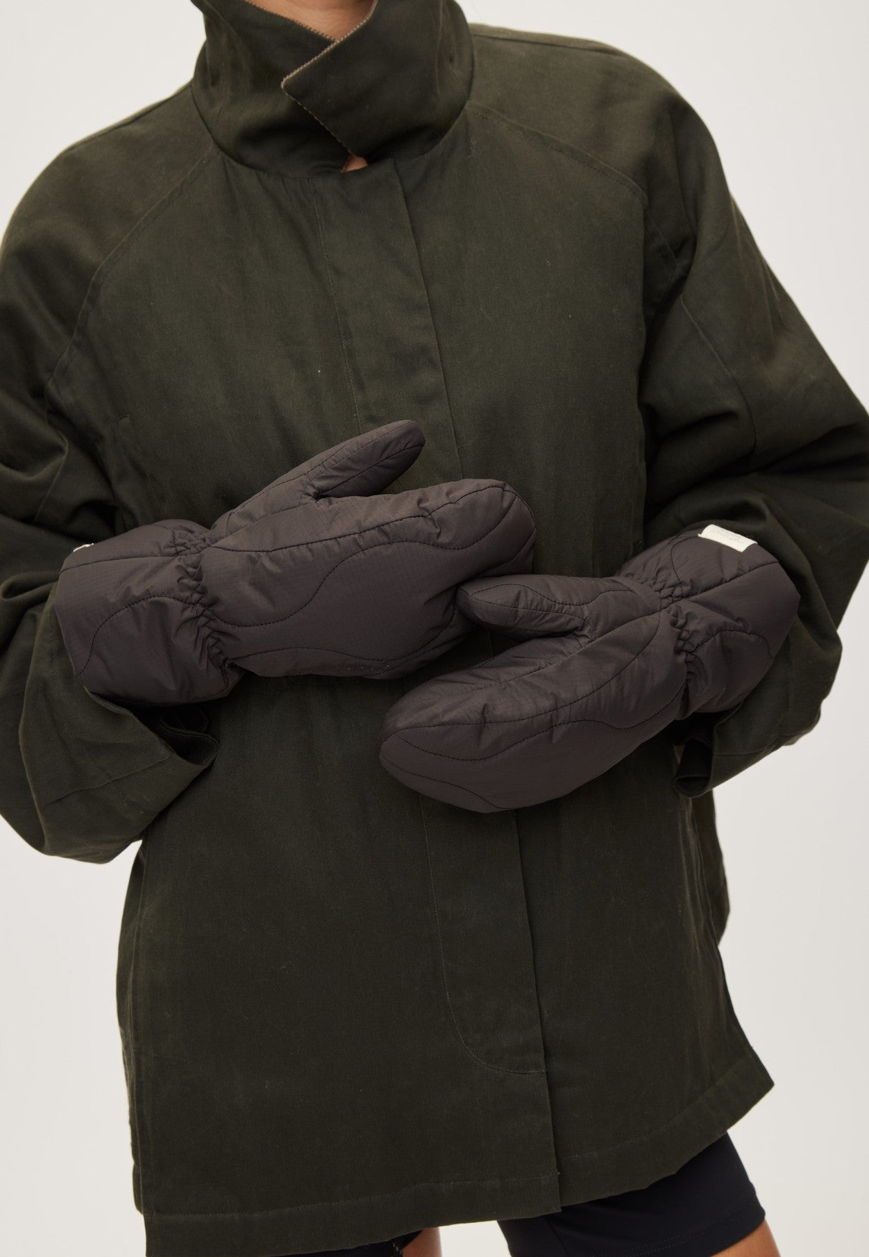 Rethinkit Quilted Mittens Field Country Accessory 0022 almost black