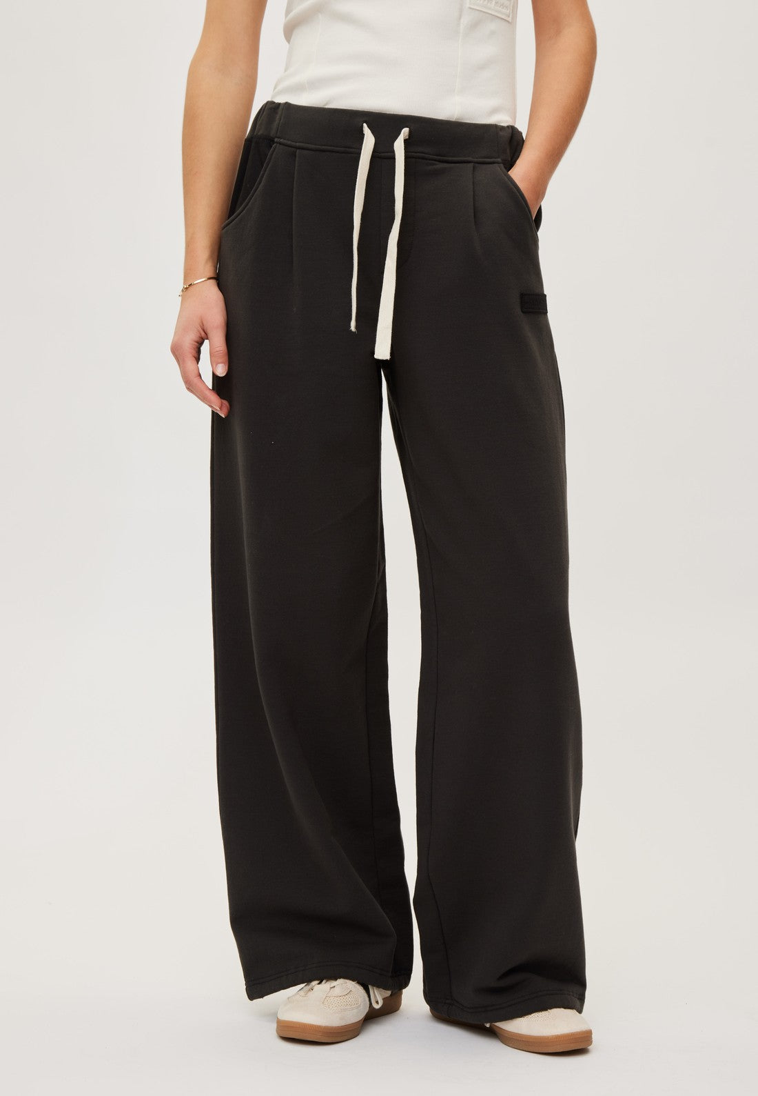 Rethinkit Sweat Casual Trousers One Trousers 0022 almost black