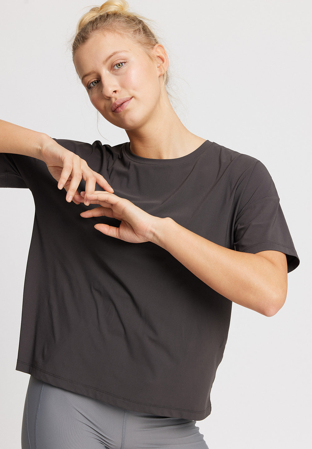 Rethinkit Vela Loose tee Tee 0022 almost black