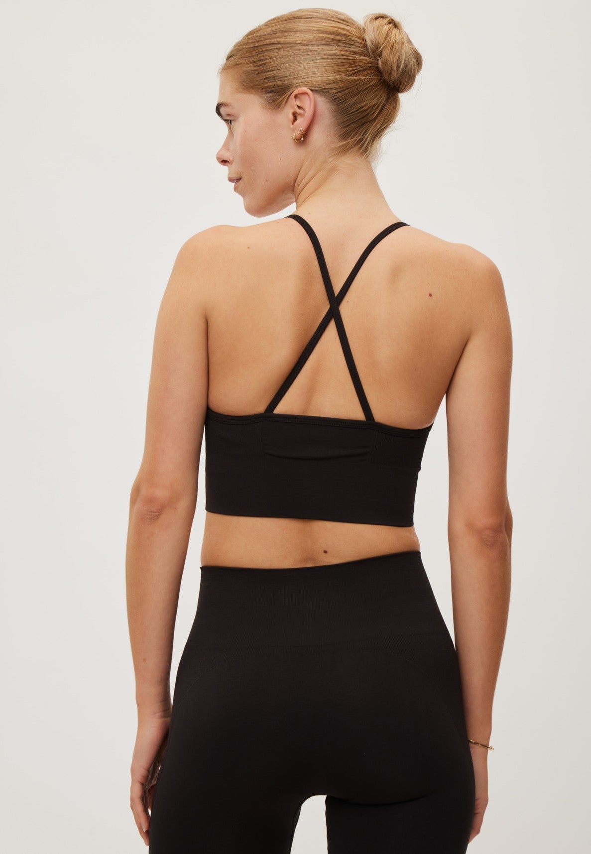 Rethinkit Seamless Top Hilde sports bra 0022 almost black